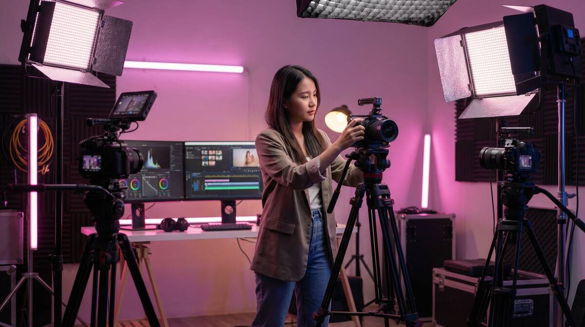 17c一起草原创视频